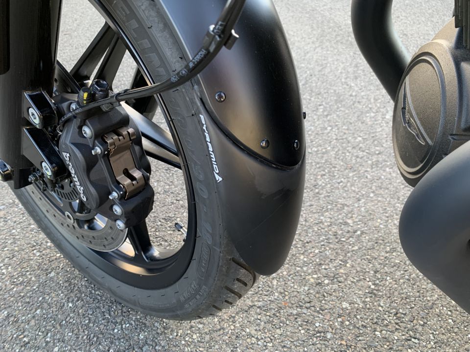 MOTO GUZZI V7 STONE 4