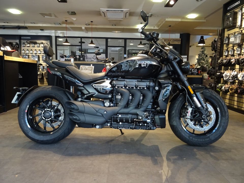 TRIUMPH Rocket 3 GT Storm 4