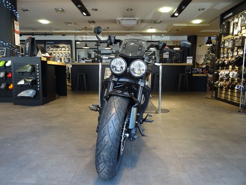 TRIUMPH Rocket 3 GT Storm 4
