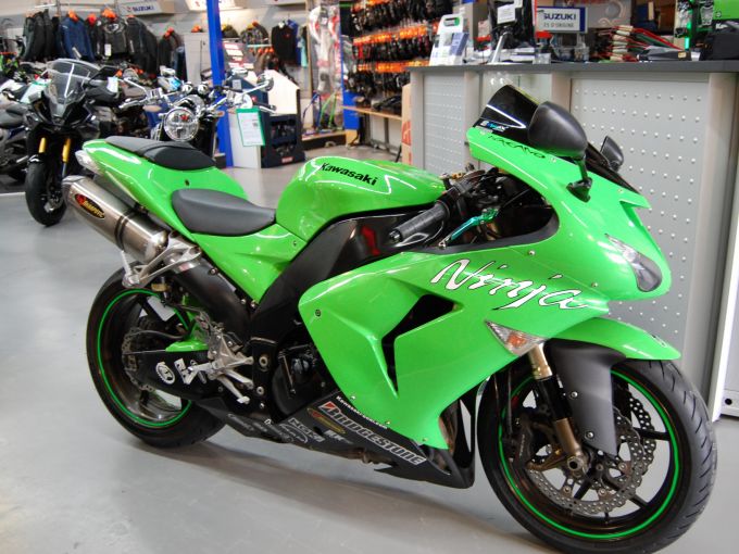 KAWASAKI ZX-10R 4