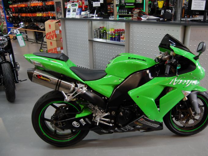 KAWASAKI ZX-10R 4