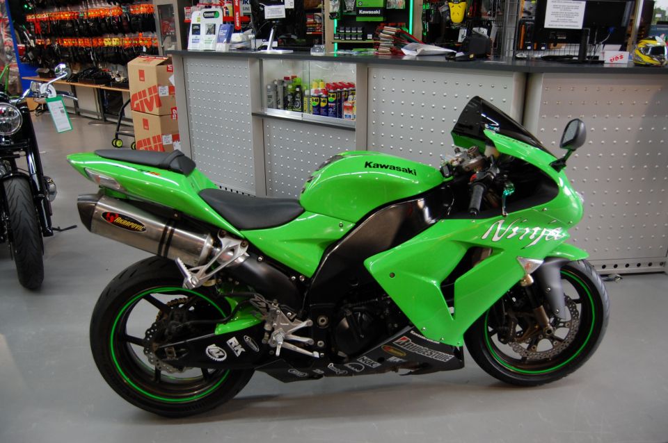KAWASAKI ZX-10R 4