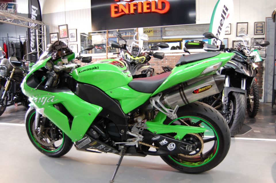 KAWASAKI ZX-10R 4
