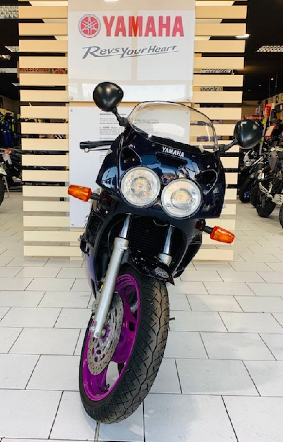 YAMAHA FZR 600 7000Km ETAT EXCEPTIONNEL ! 4