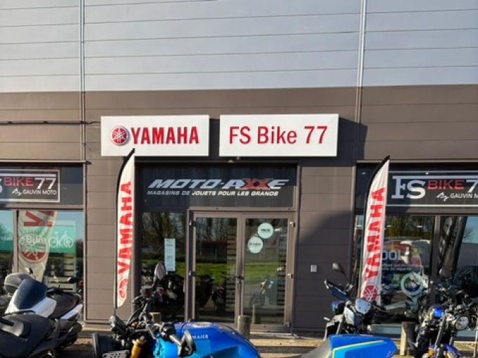 YAMAHA XSR 900 A 4