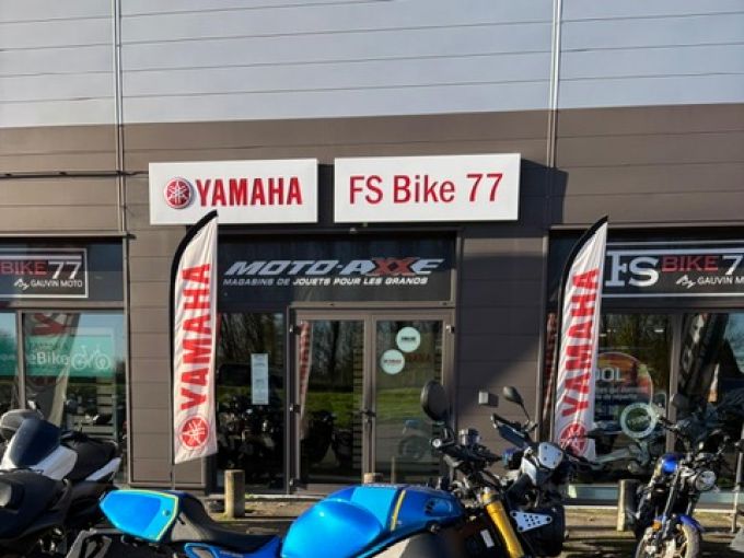 YAMAHA XSR 900 A 4