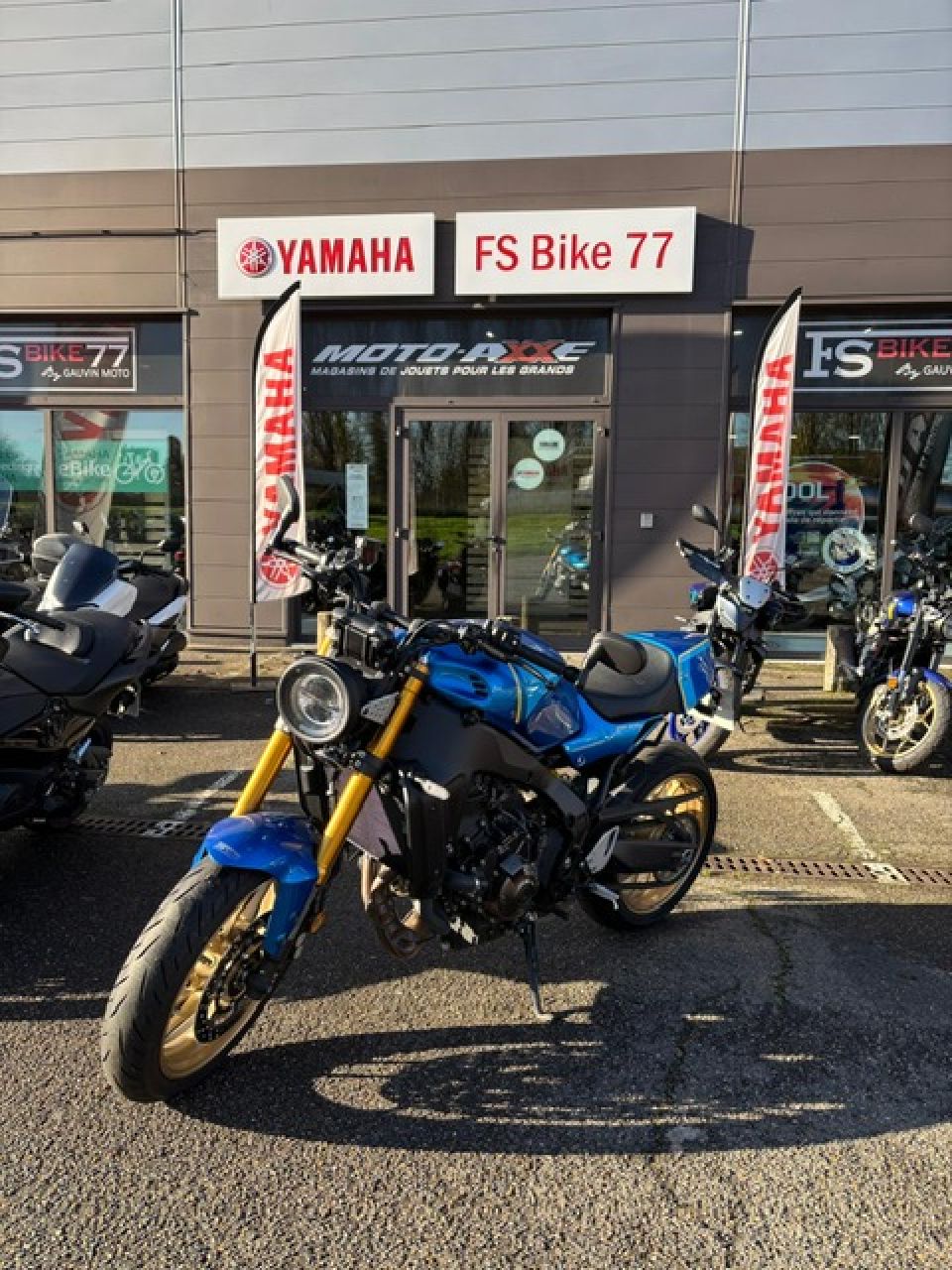 YAMAHA XSR 900 A 4