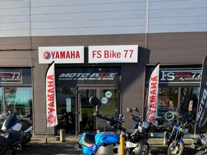 YAMAHA XSR 900 A 4