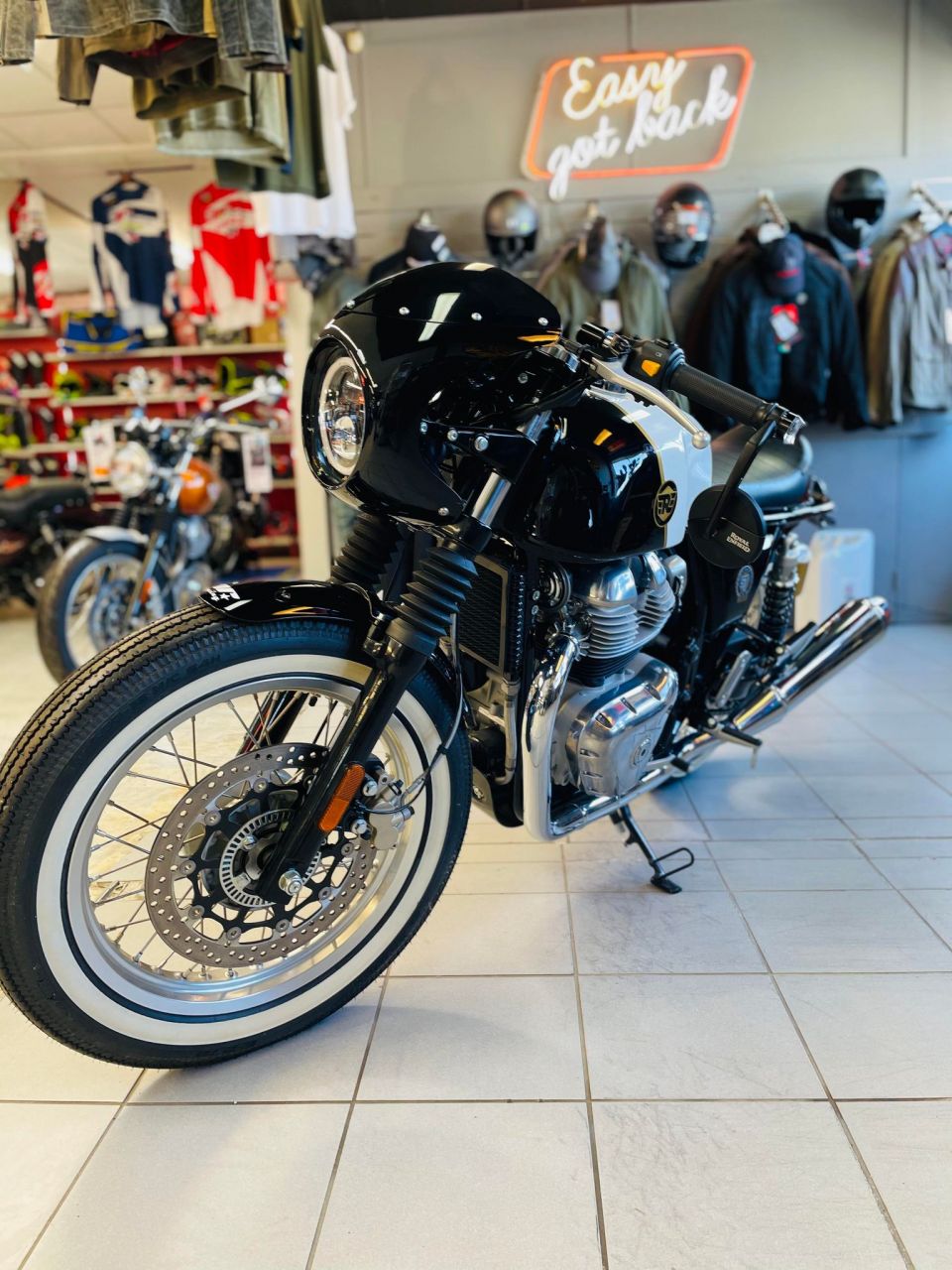 ROYAL ENFIELD CONTINENTAL 650 GT modifiée 4