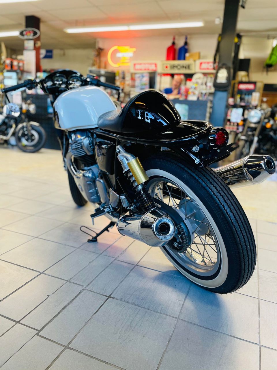 ROYAL ENFIELD CONTINENTAL 650 GT modifiée 4