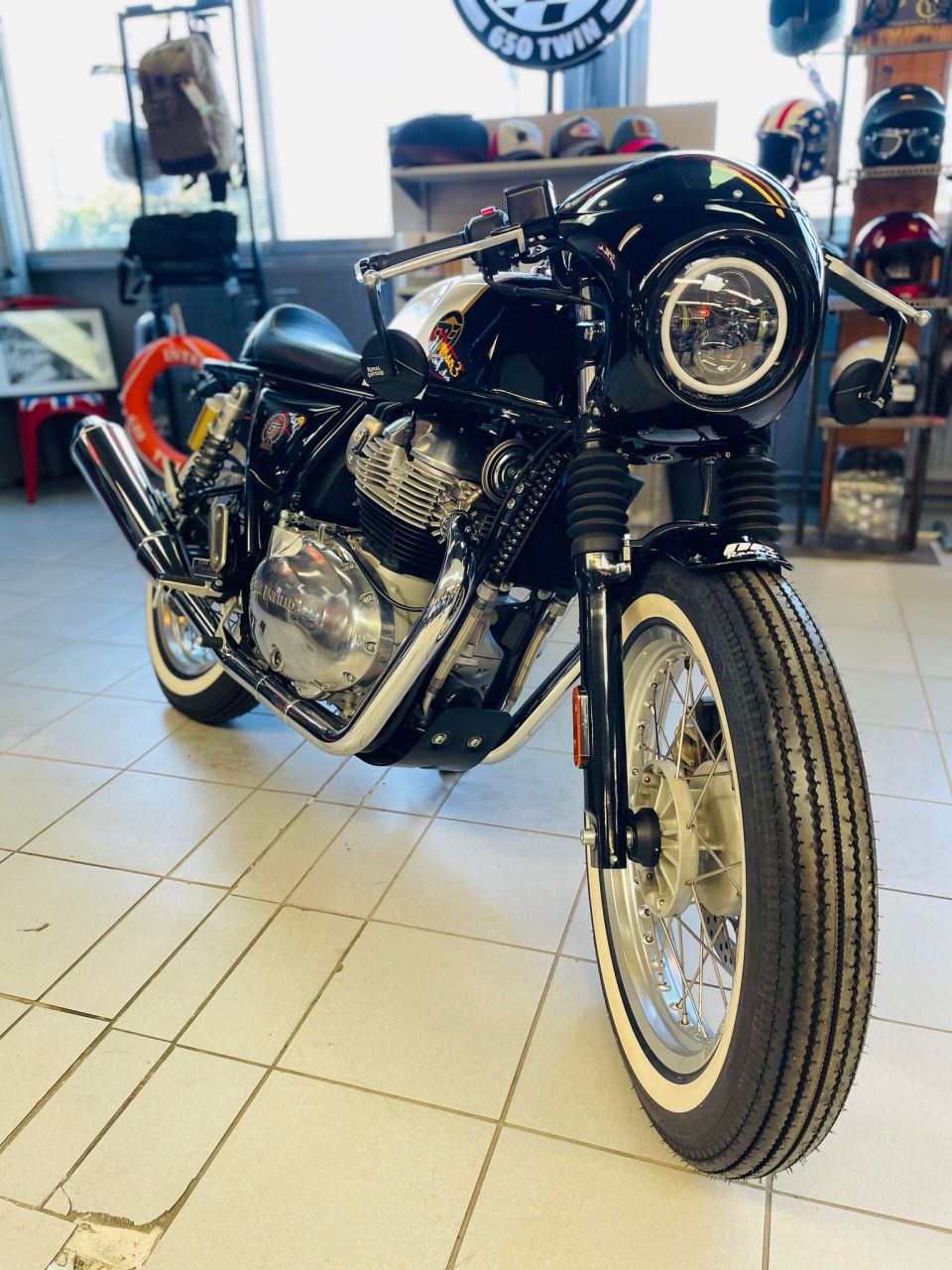 ROYAL ENFIELD CONTINENTAL 650 GT modifiée 4