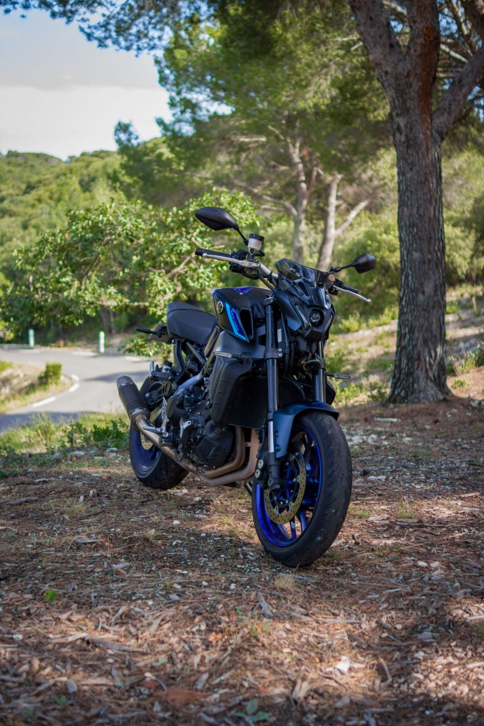 YAMAHA MT-09 4