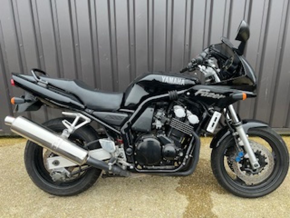 YAMAHA FZS FAZER 4