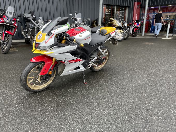 YAMAHA YZF-R125 4