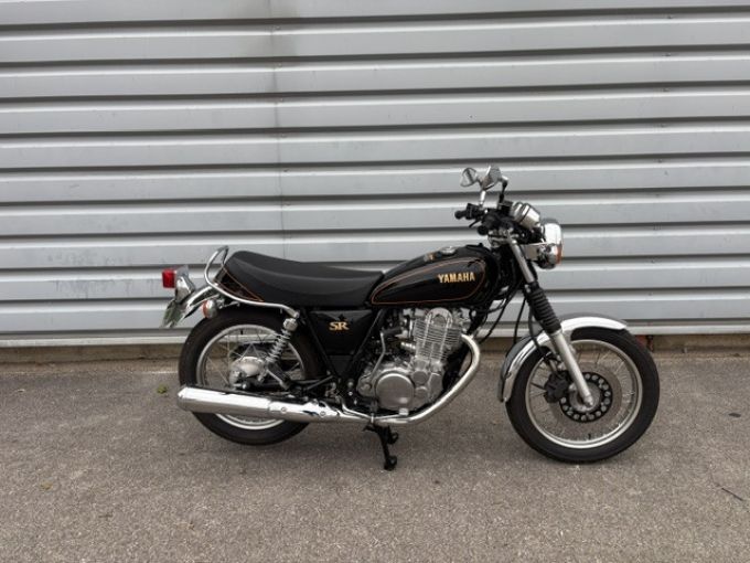 YAMAHA SR 400 4