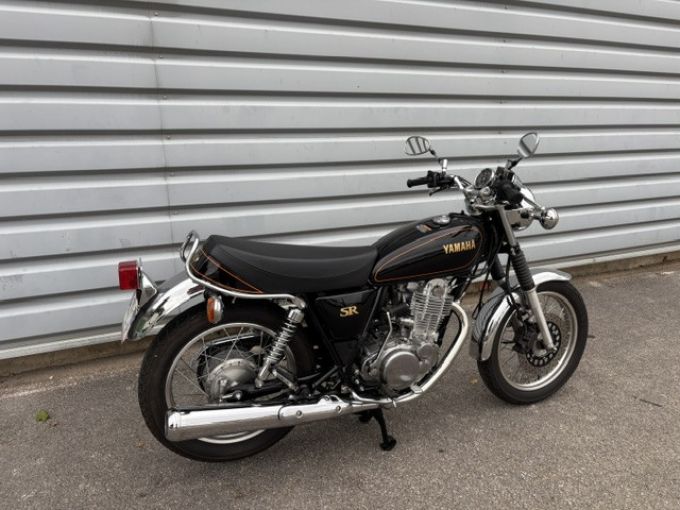 YAMAHA SR 400 4