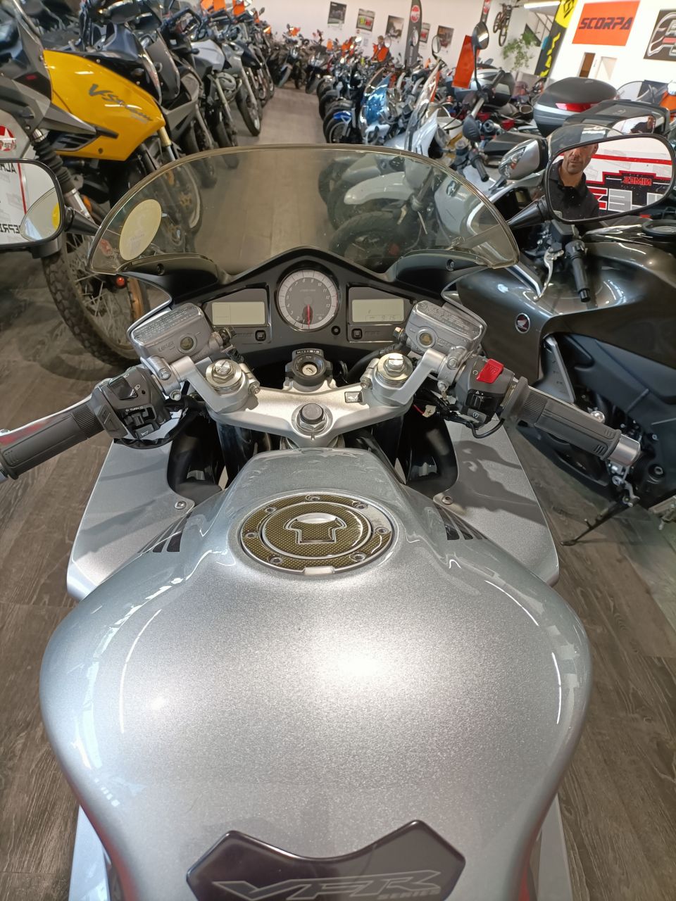 HONDA VFR 800 VTEC 4