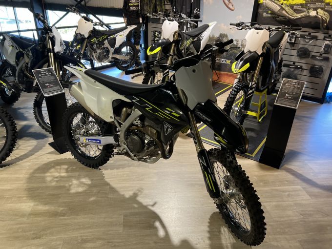 TRIUMPH TF 250-X 4