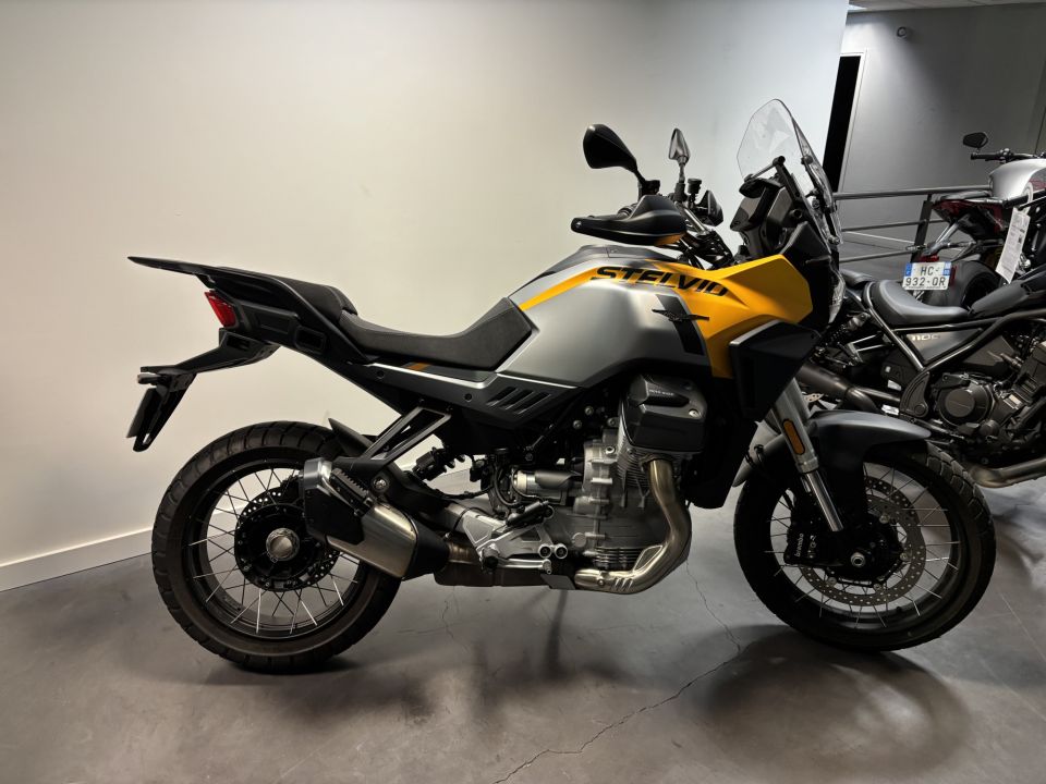 MOTO GUZZI STELVIO 4