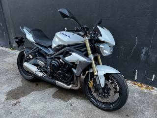 TRIUMPH STREET TRIPLE 675 - 2013
