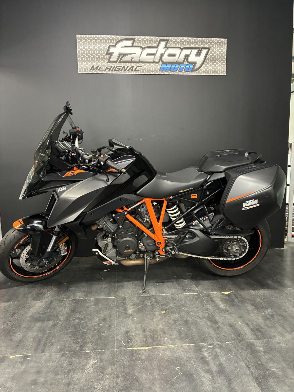 KTM 1290 SUPER DUKE GT 4