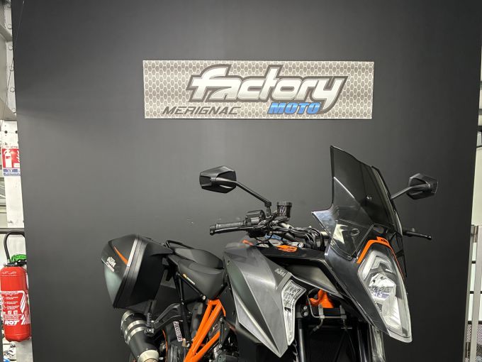 KTM 1290 SUPER DUKE GT 4