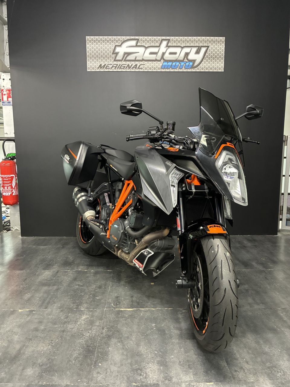 KTM 1290 SUPER DUKE GT 4
