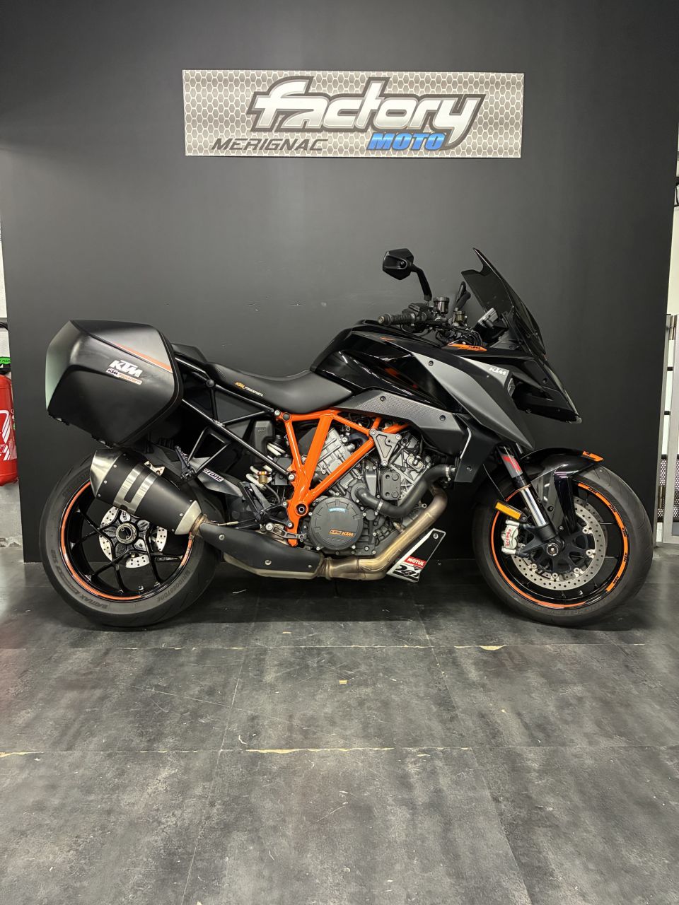 KTM 1290 SUPER DUKE GT 4