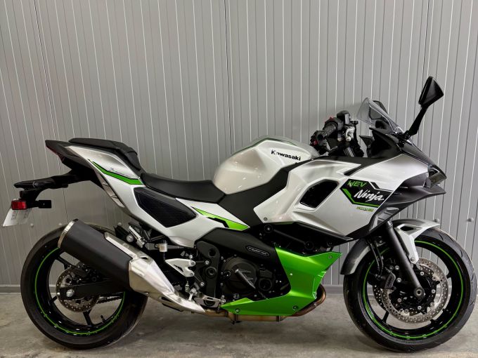 KAWASAKI Ninja 7 Hybrid 4
