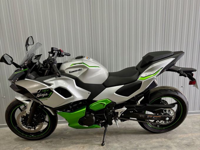 KAWASAKI Ninja 7 Hybrid 4