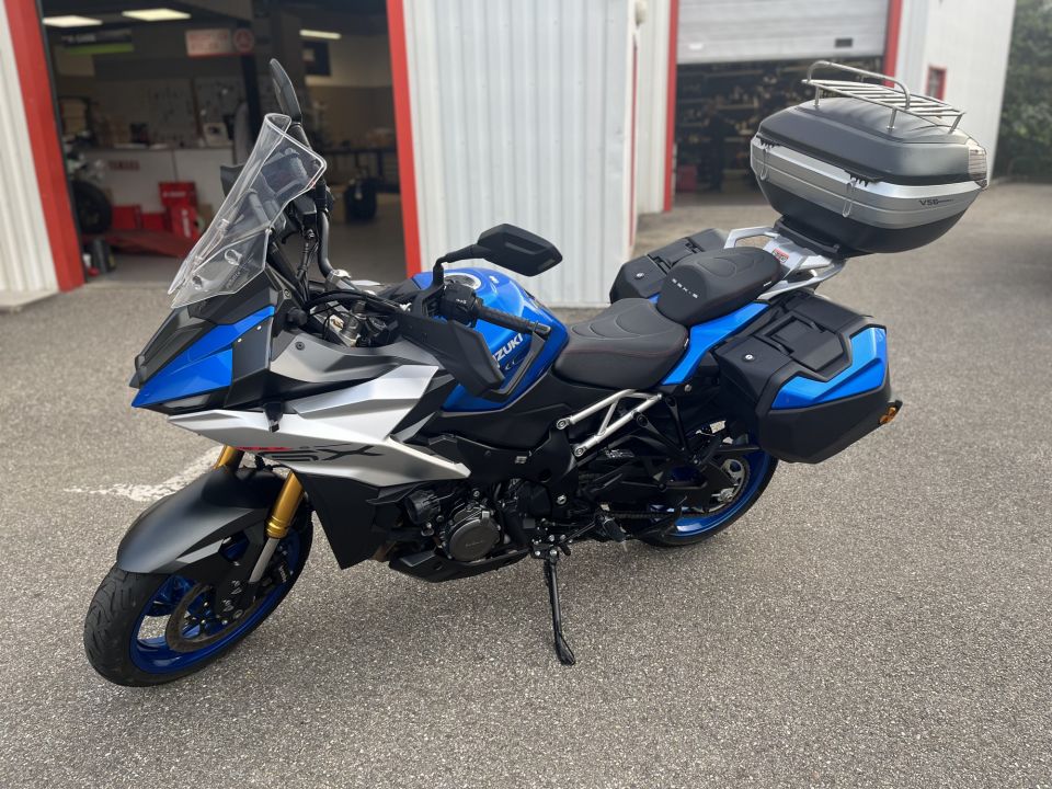 SUZUKI GSXS-1000GX 4