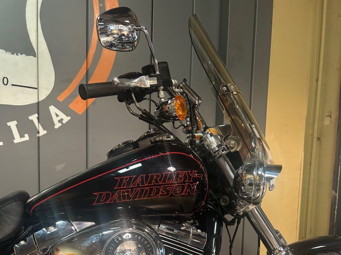 HARLEY-DAVIDSON DYNA LOW RIDER 1690 4