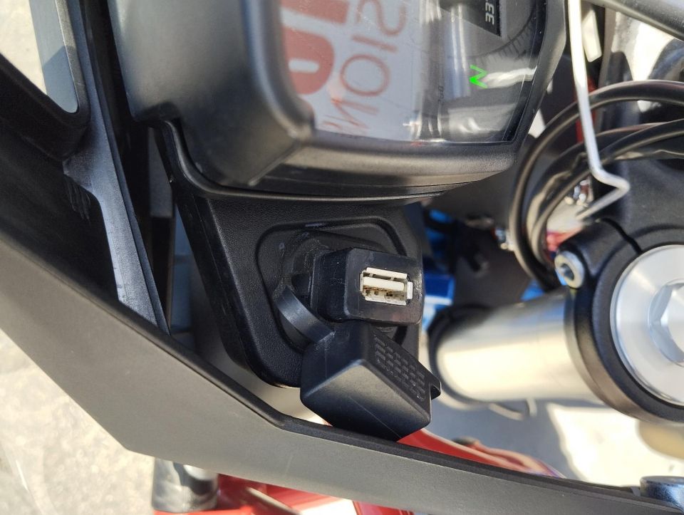 MOTO GUZZI V85 TT 850 4