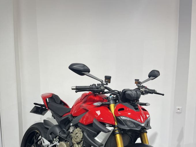 DUCATI STREETFIGHTER V4S 4