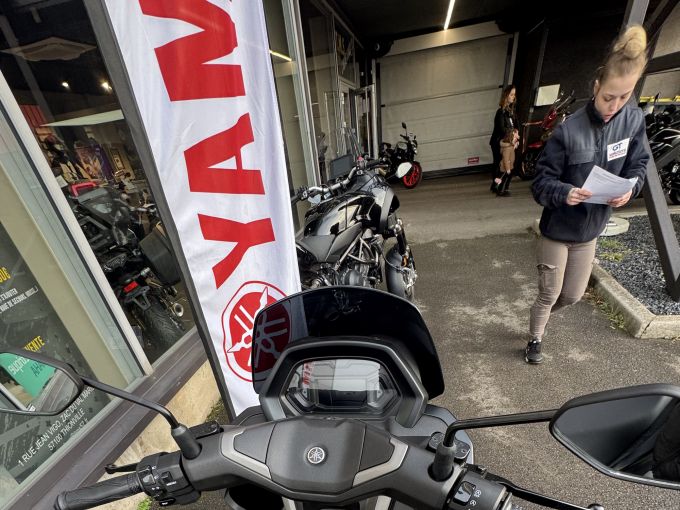 YAMAHA NMAX 125 4