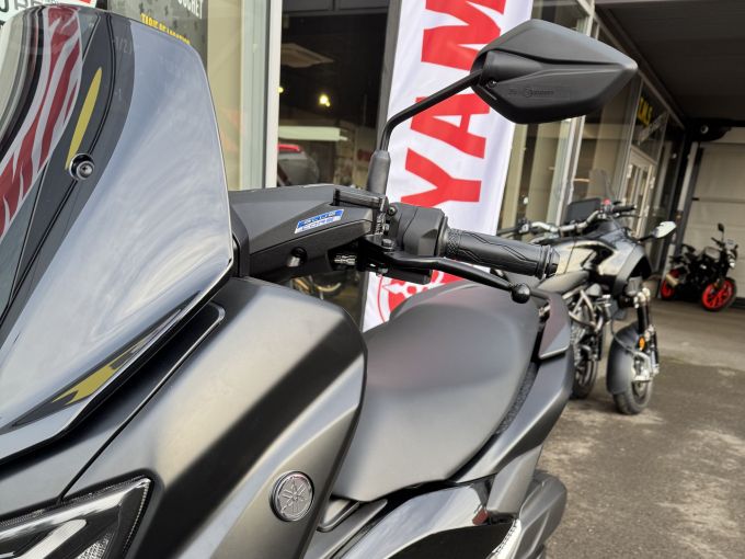YAMAHA NMAX 125 4