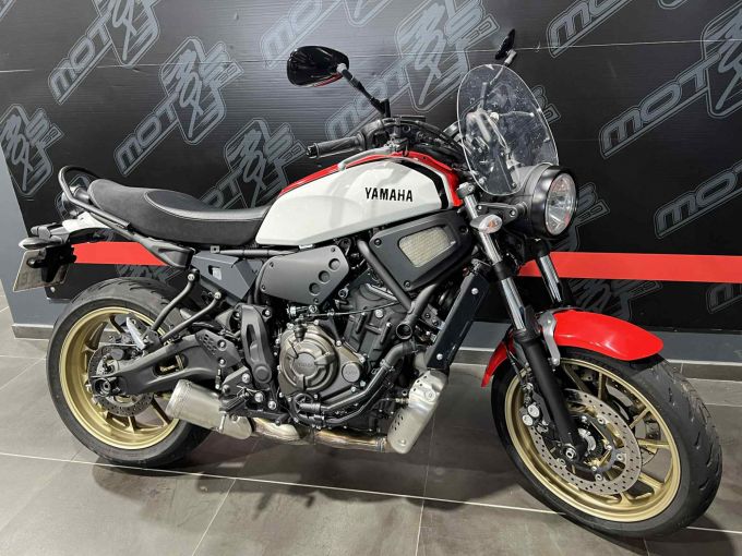 YAMAHA XSR 700 4