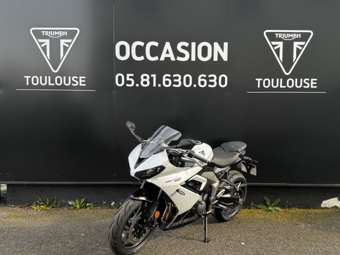 TRIUMPH 	DAYTONA 660 4