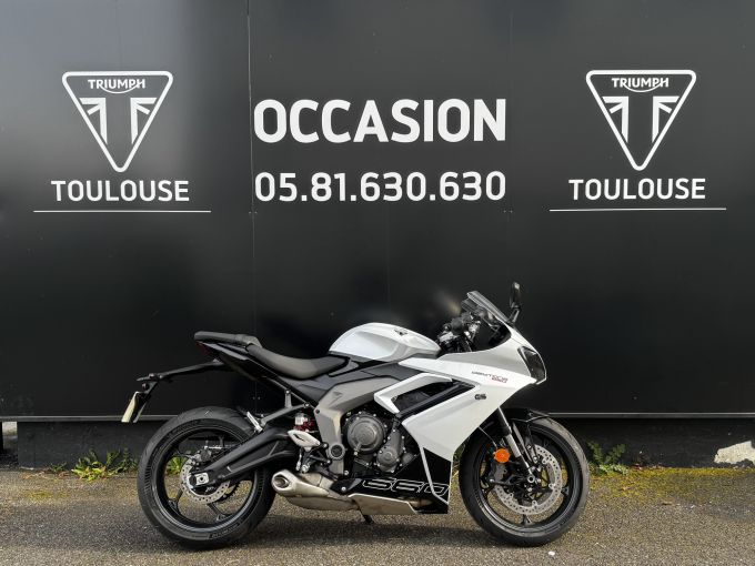 TRIUMPH 	DAYTONA 660 4