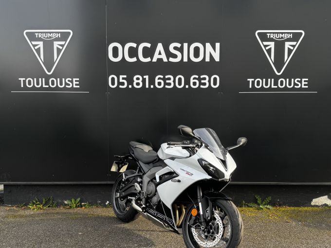 TRIUMPH 	DAYTONA 660 4