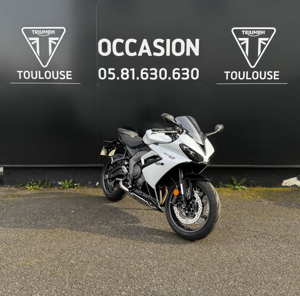 TRIUMPH 	DAYTONA 660 4