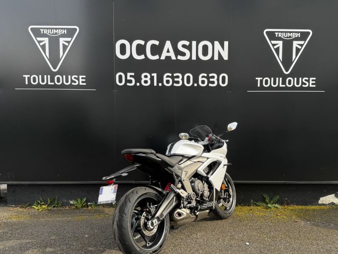 TRIUMPH 	DAYTONA 660 4