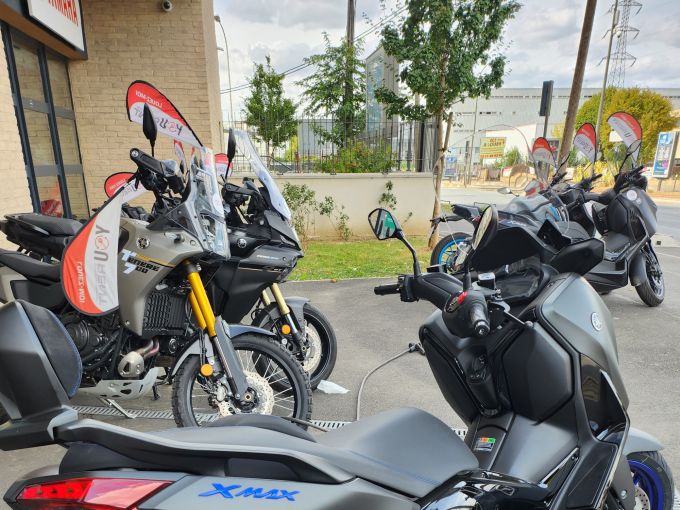 YAMAHA XMAX 125 4