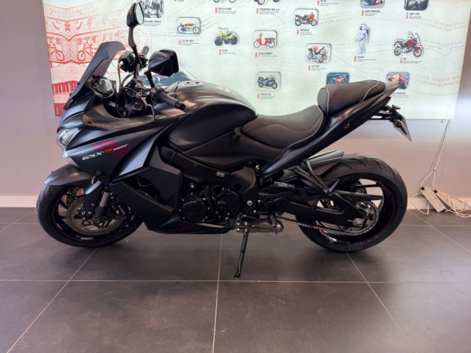 SUZUKI GSX-S 1000 4