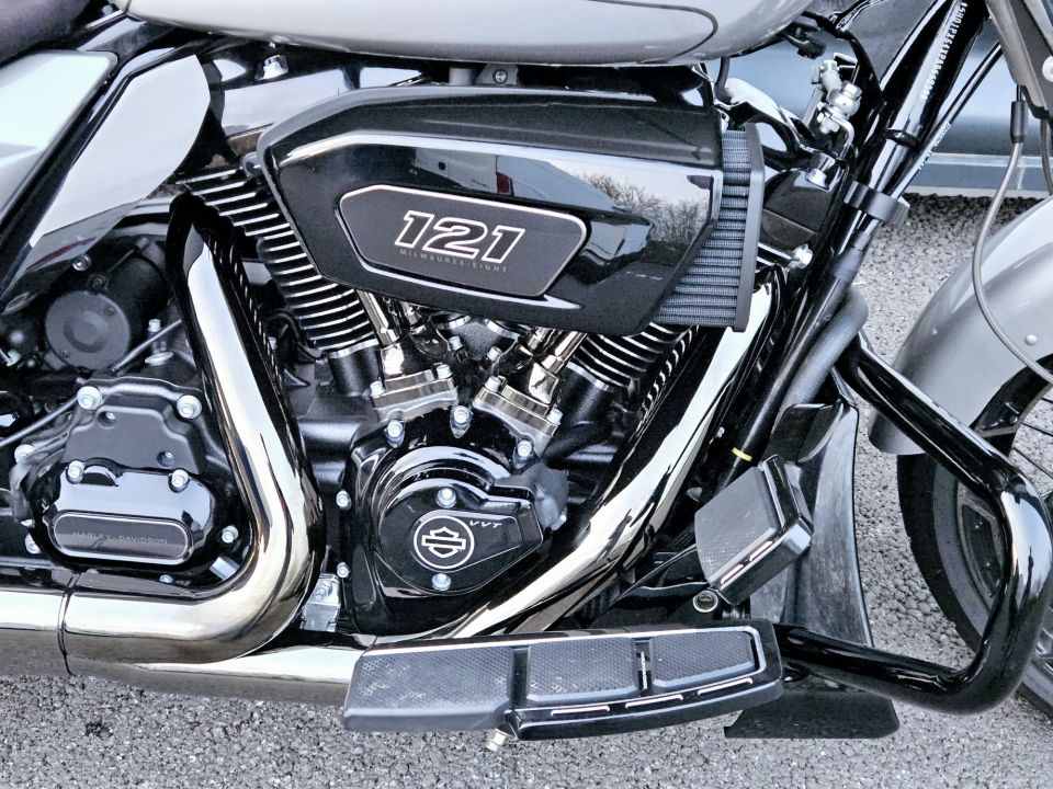 HARLEY-DAVIDSON TOURING STREET GLIDE 1977 CVO  4