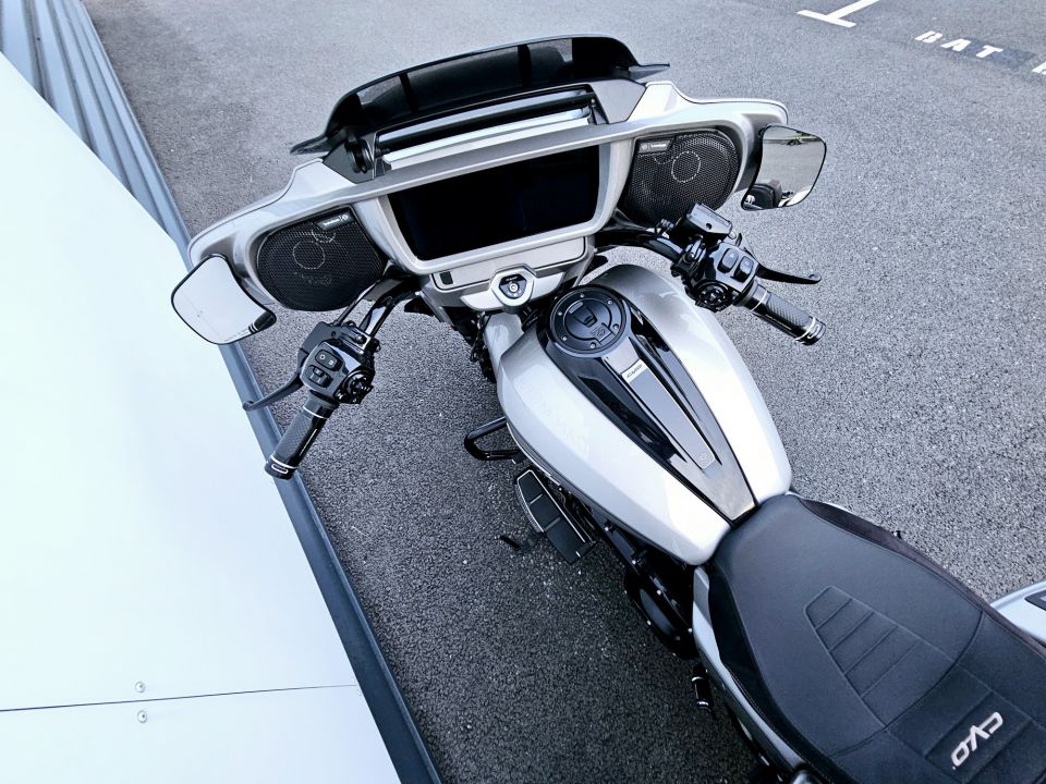 HARLEY-DAVIDSON TOURING STREET GLIDE 1977 CVO  4