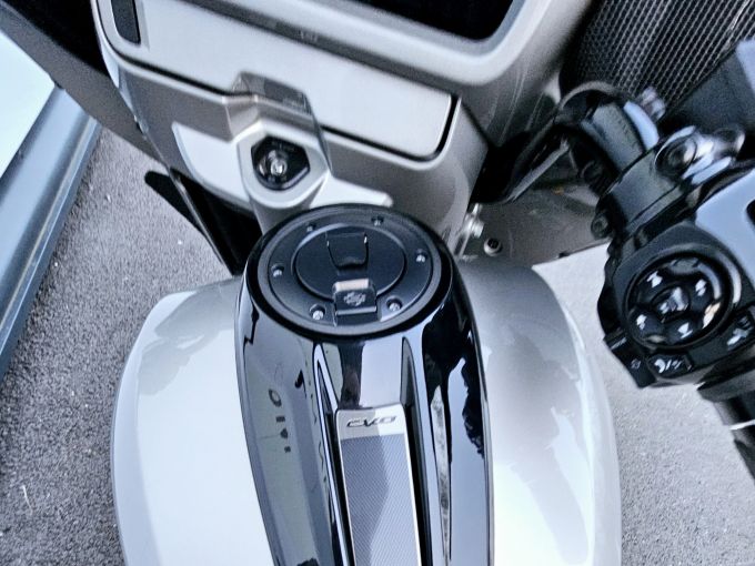 HARLEY-DAVIDSON TOURING STREET GLIDE 1977 CVO  4