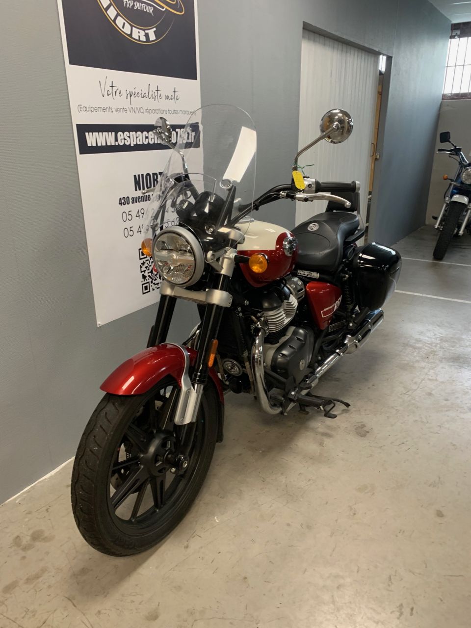 ROYAL ENFIELD SUPER METEOR 650 4