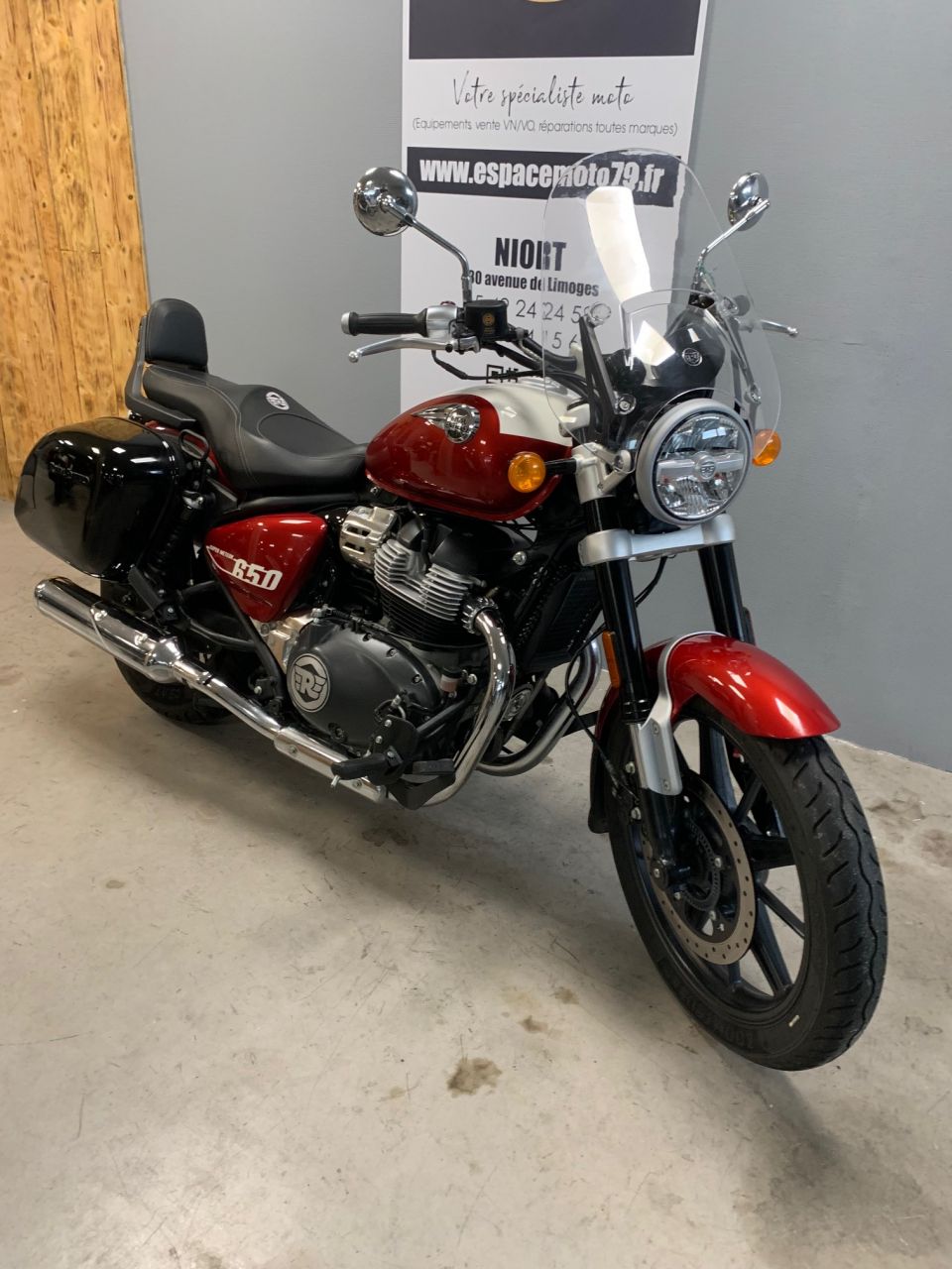 ROYAL ENFIELD SUPER METEOR 650 4