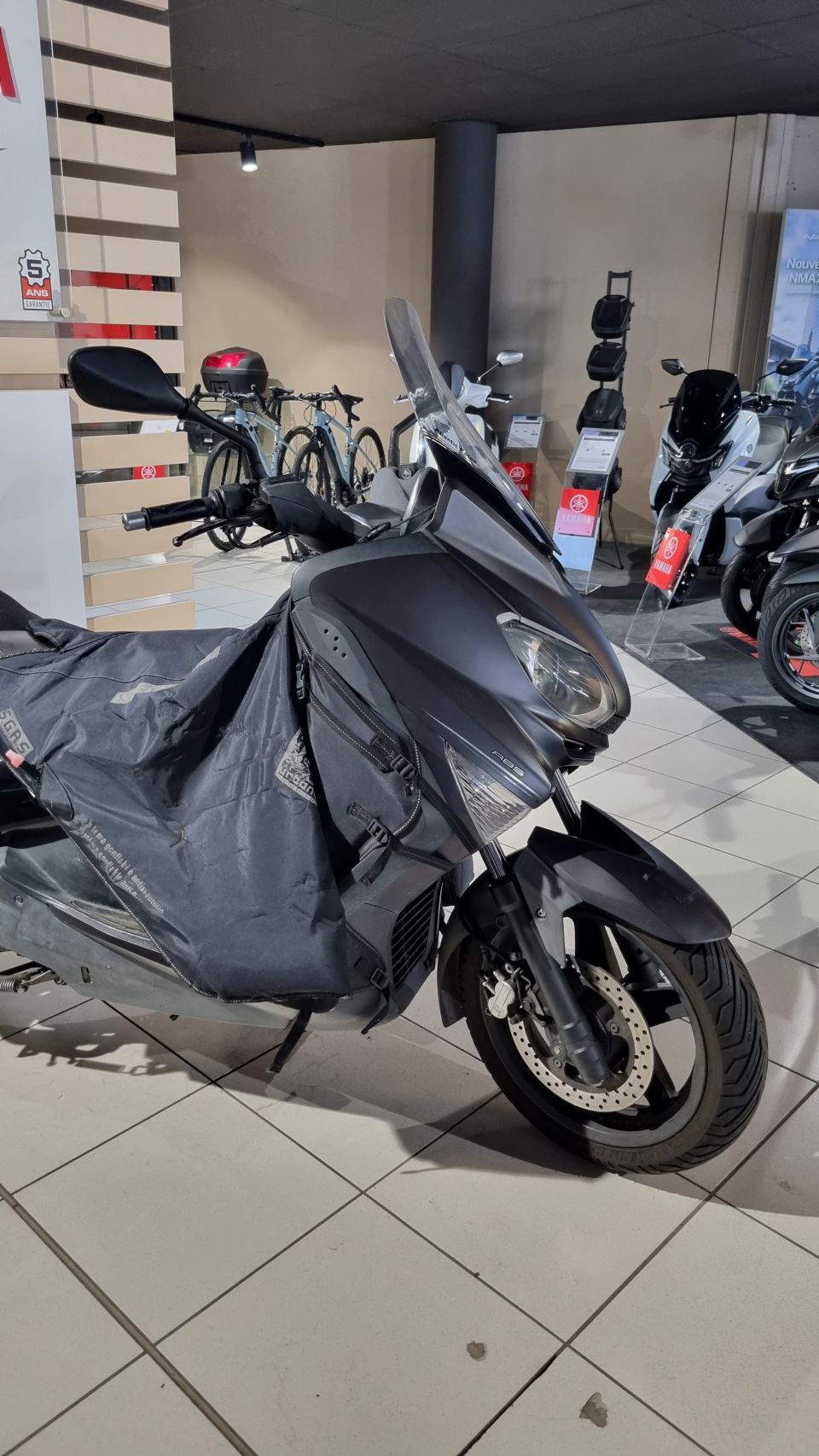 YAMAHA XMAX 125 BUSINESS 4